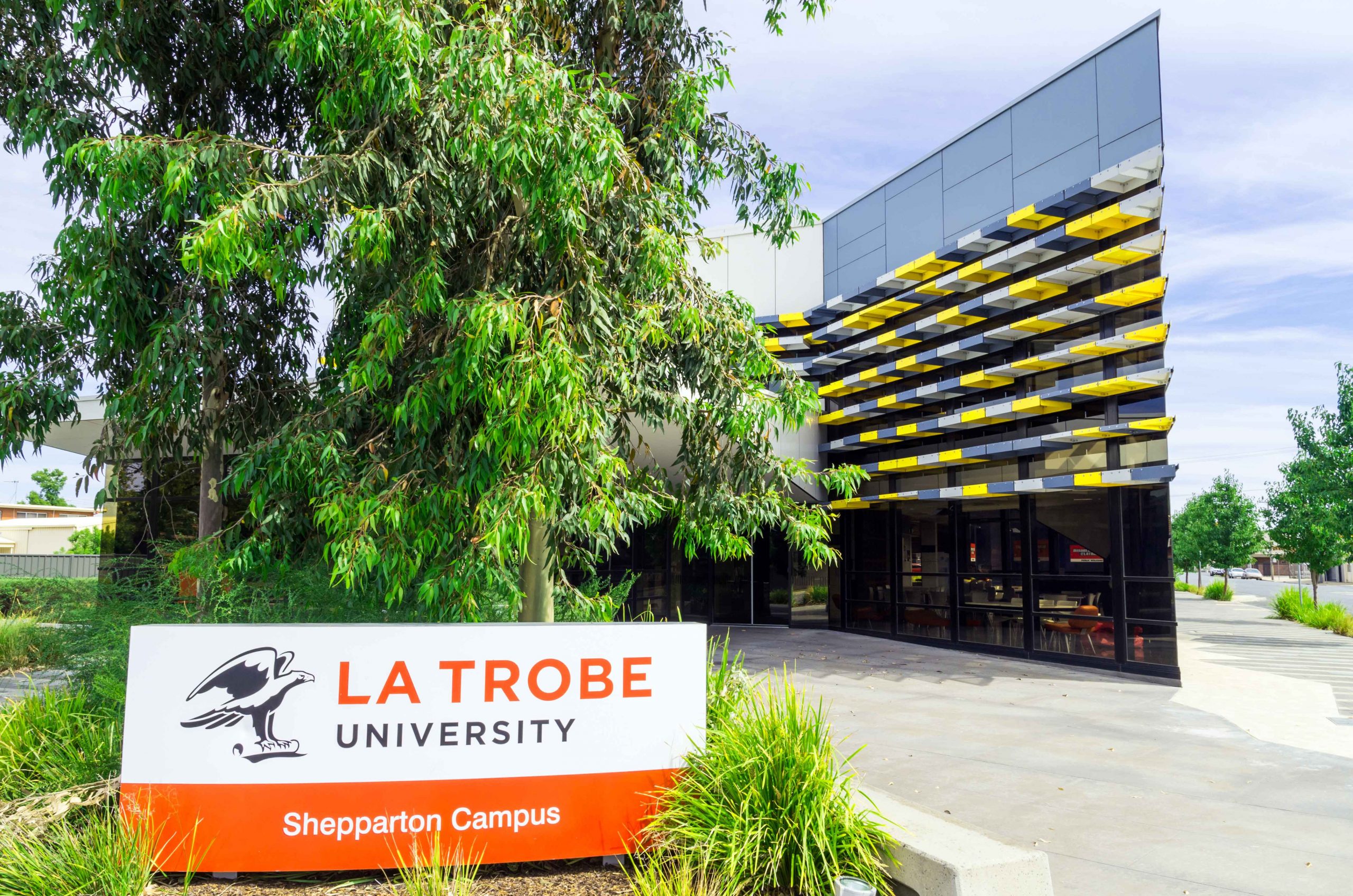 Victoria’s La Trobe University switches on massive 2.5MW solar array